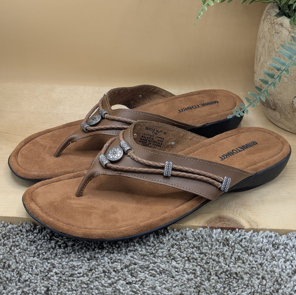 Minnetonka Paisley Women's Size 12 Leather Suede Flip Flop Sandals